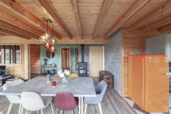 Chalet traditionnel dans l'esprit poteau-poutre (Les Courtots, La Longeville)