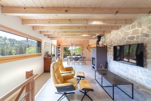 Grand chalet entre bois et pierres (Le Chauffaud)