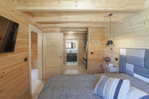 Chalet lumineux avec de grandes ouvertures (Villers-le-Lac)