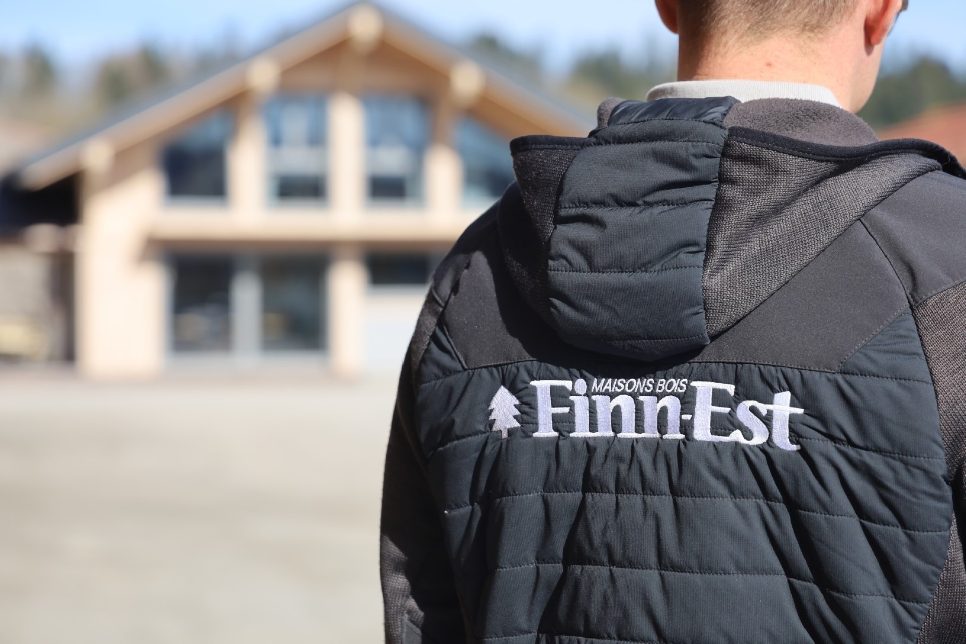 Finn-Est, expert en construction maisons madrier bois