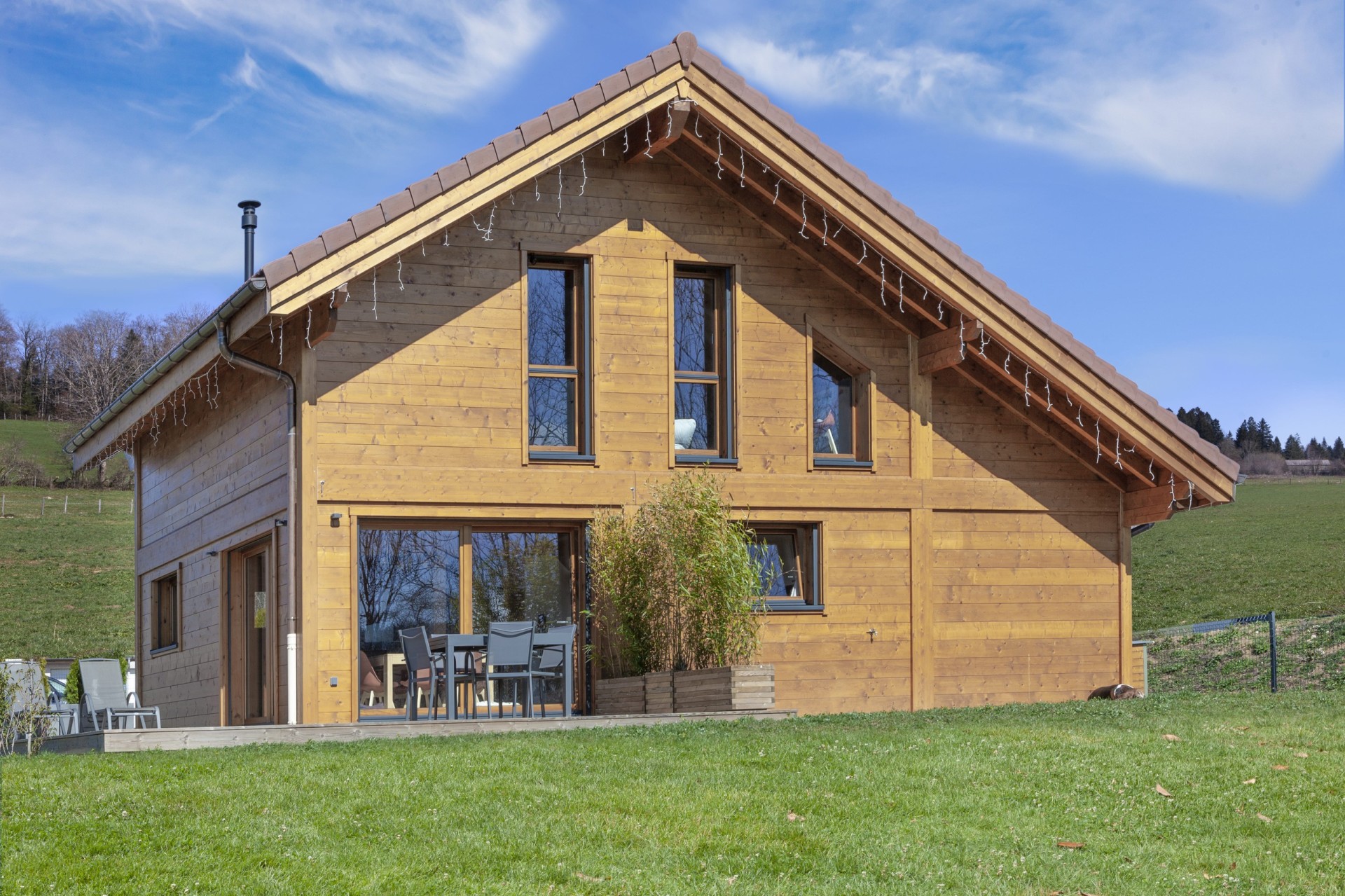 Maison bois madrier de style contemporain FinnEst — free download