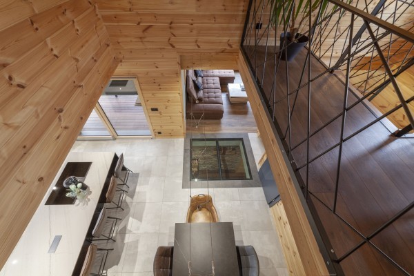 Maison contemporaine en madriers à 4 pans (Le Russey)