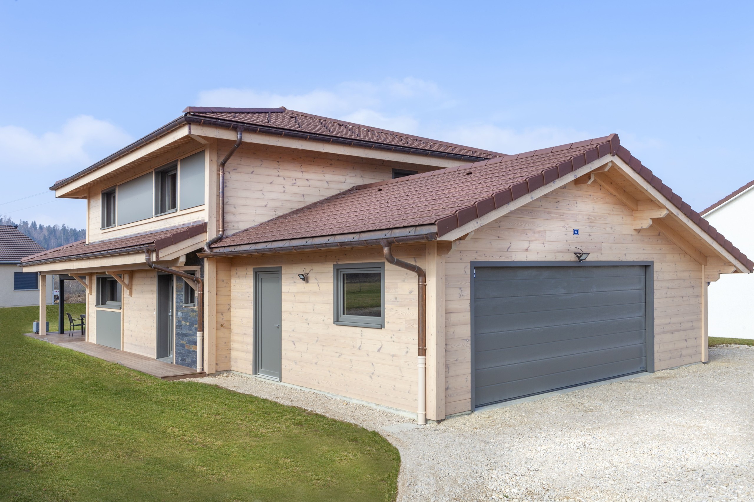 Maison contemporaine en madriers à 4 pans (Le Russey)