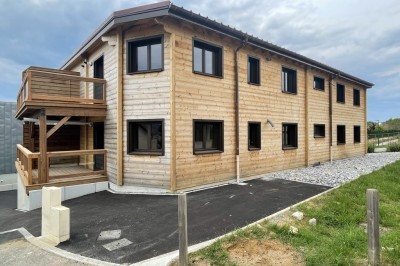 Finn-Est, l’excellence du madrier bois dans la construction de petits collectifs