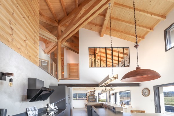 Maison contemporaine avec piscine (Orchamps-Vennes)