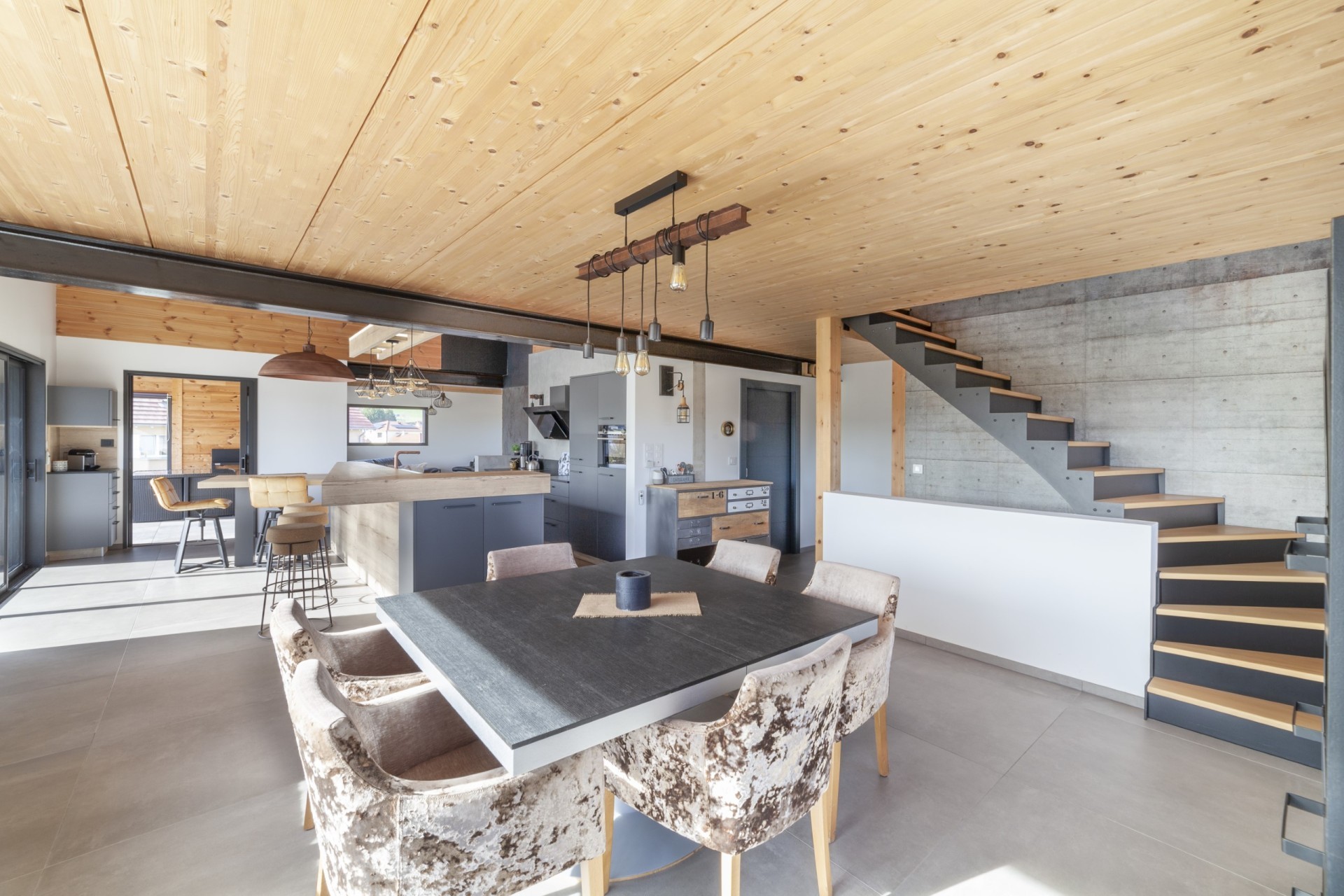 Chalet traditionnel ou maison bois contemporaine