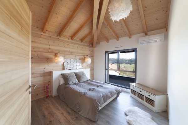 Maison contemporaine avec piscine (Orchamps-Vennes)