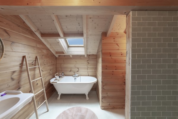 Chalet traditionnel dans l'esprit poteau-poutre (Les Courtots, La Longeville)